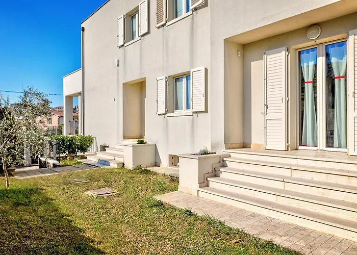 Villa Il Poggino - Modern House